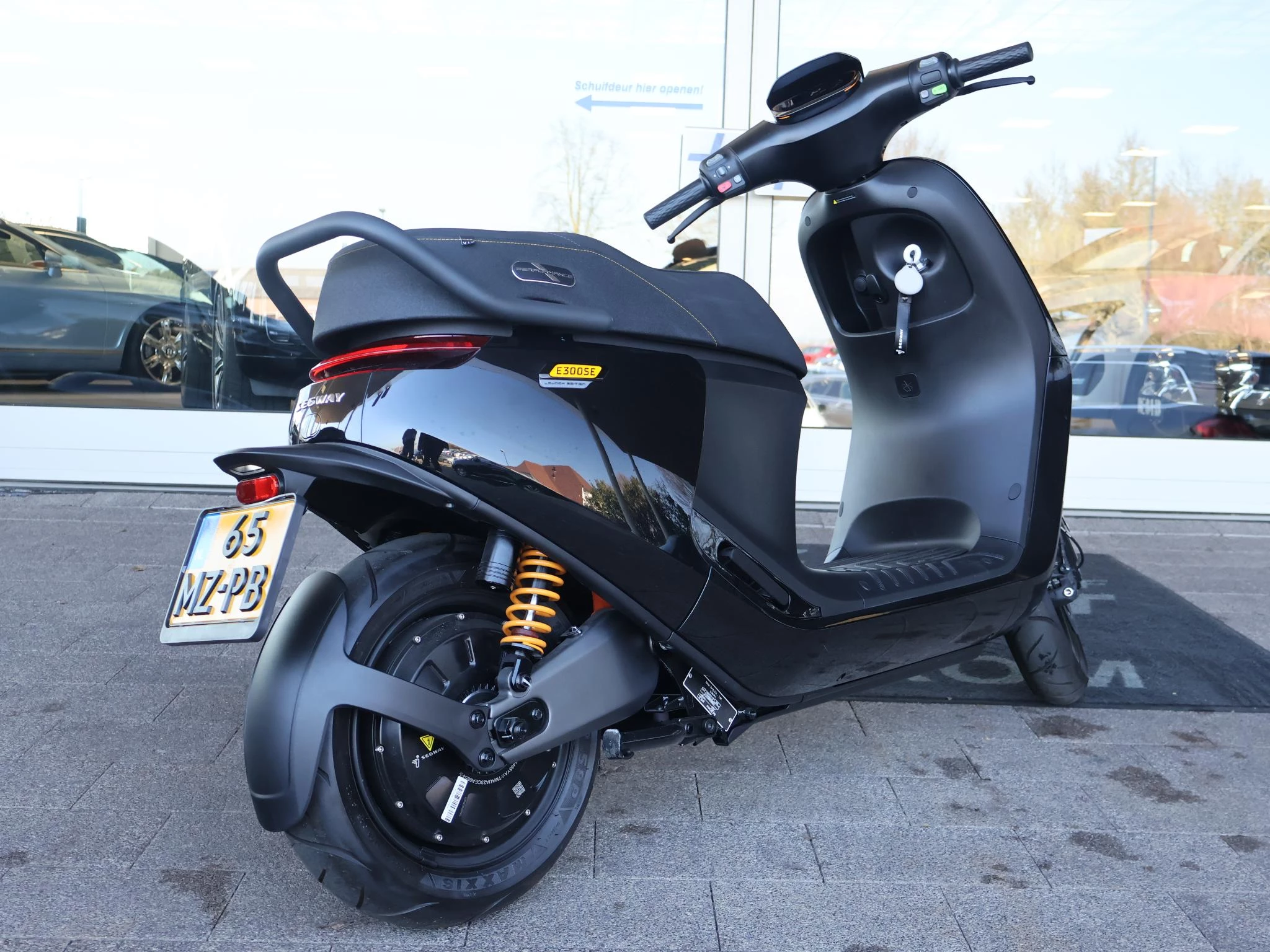 Hoofdafbeelding Segway E300SE