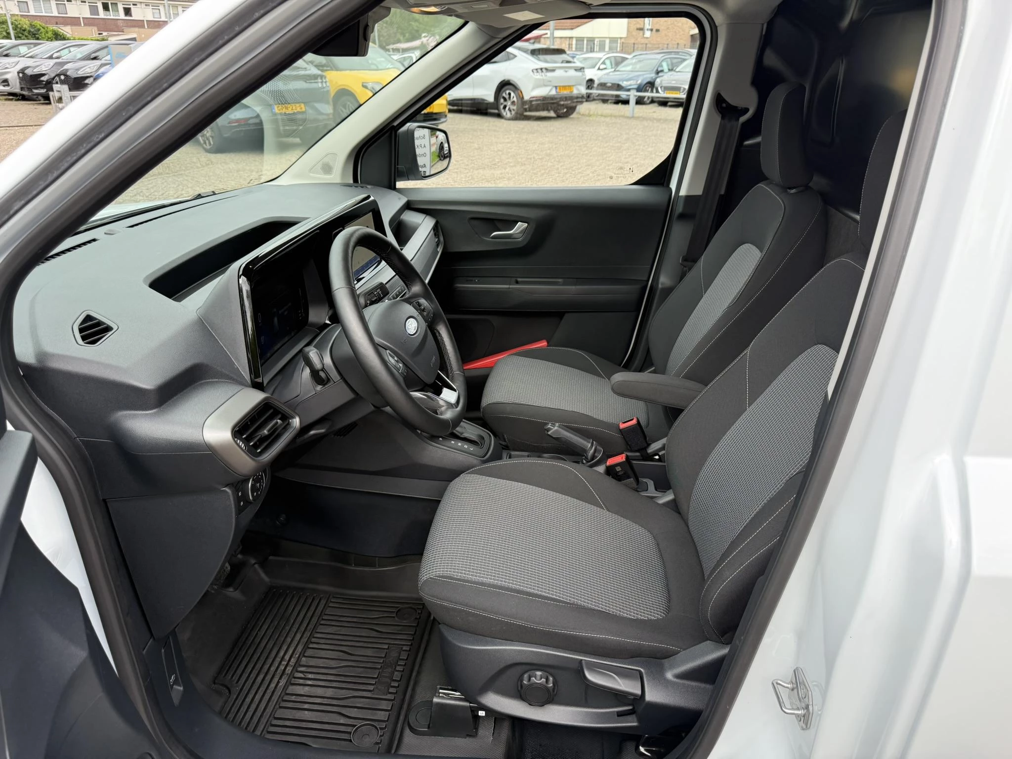 Hoofdafbeelding Ford Transit Courier