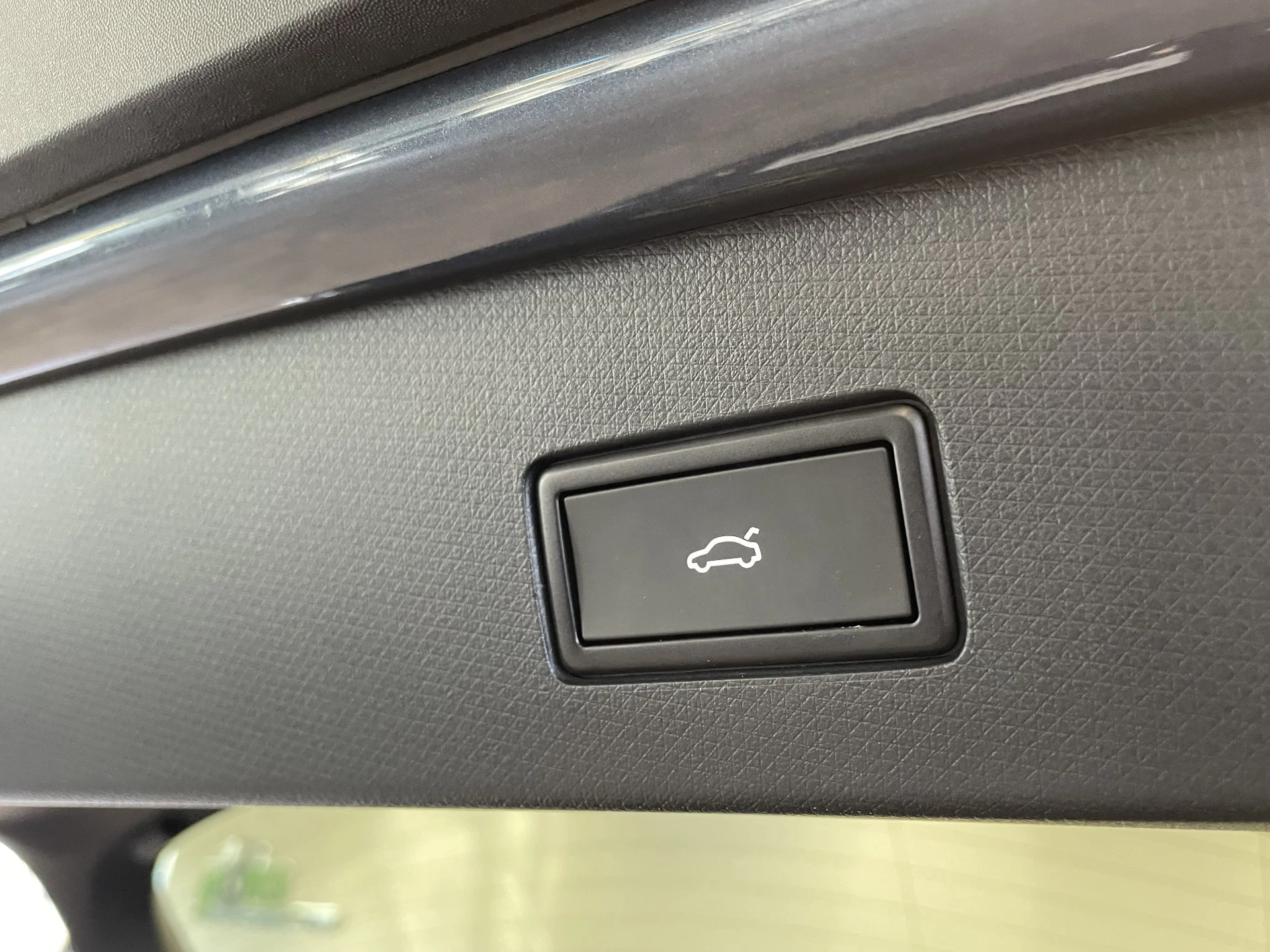 Hoofdafbeelding CUPRA Tavascan