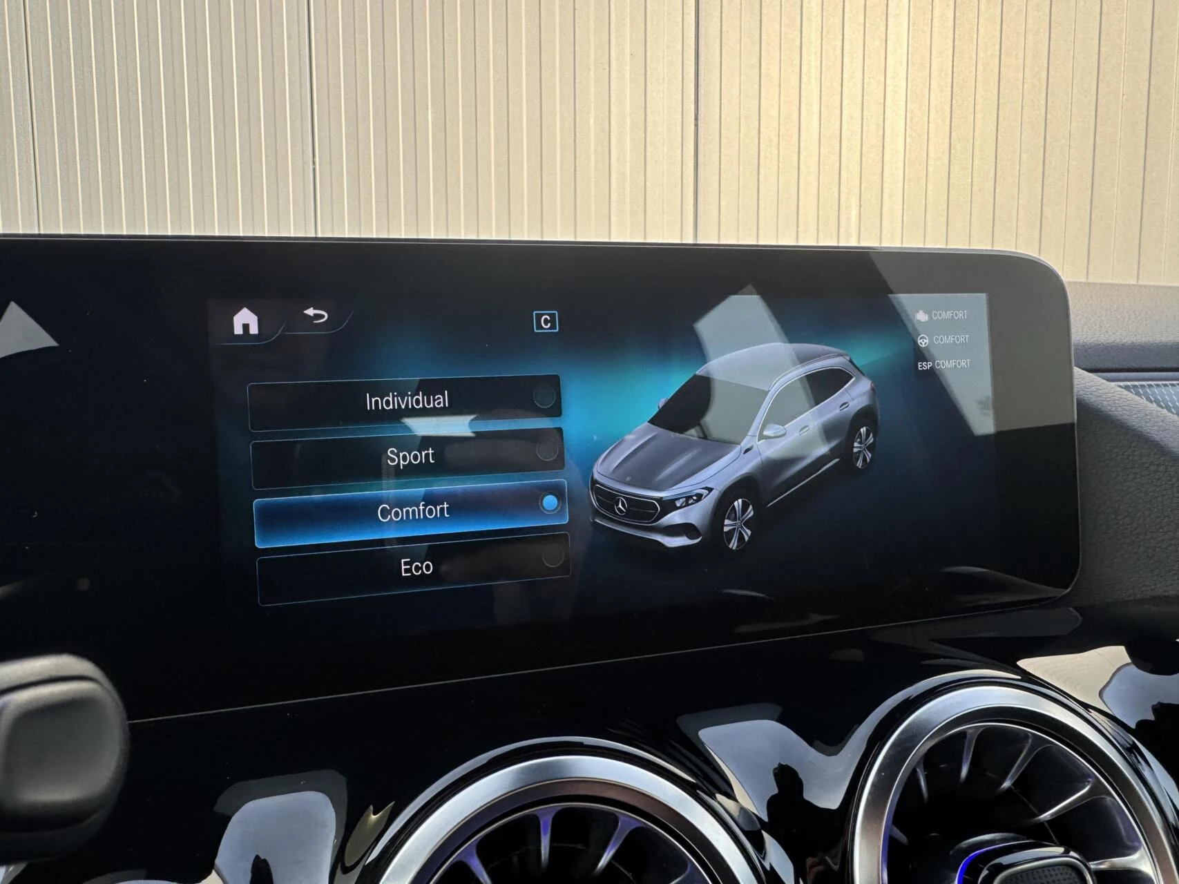 Hoofdafbeelding Mercedes-Benz EQA