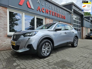 Hoofdafbeelding Peugeot e-2008 Peugeot E-2008 EV Active Pack 50 kWh SOH 97%! Carplay! NAP! Dealer Onderhouden! Airco/Clima!