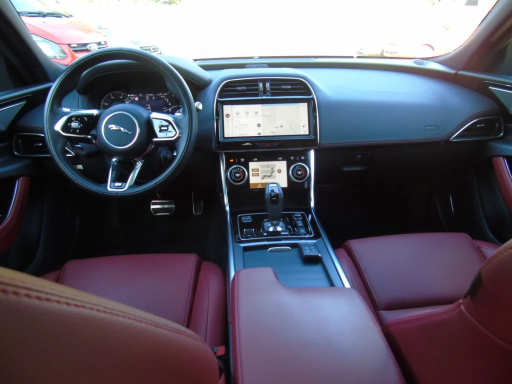 Hoofdafbeelding Jaguar XE