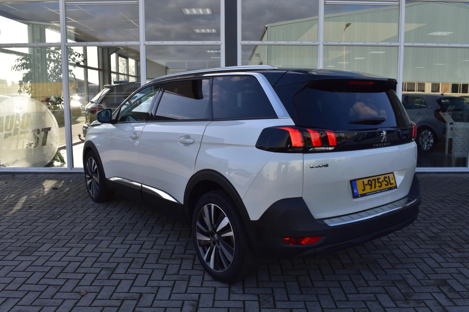 Hoofdafbeelding Peugeot 5008