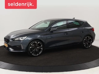 Hoofdafbeelding CUPRA Leon CUPRA Leon 1.4 e-Hybrid VZ | 245pk |  Stoel & stuurverwarming | Carplay | Camera | Adaptive cruise | Keyless | Park Assist | Sfeerverlichting | Full LED | Navigatie | Sportstoelen | PHEV | Plug In