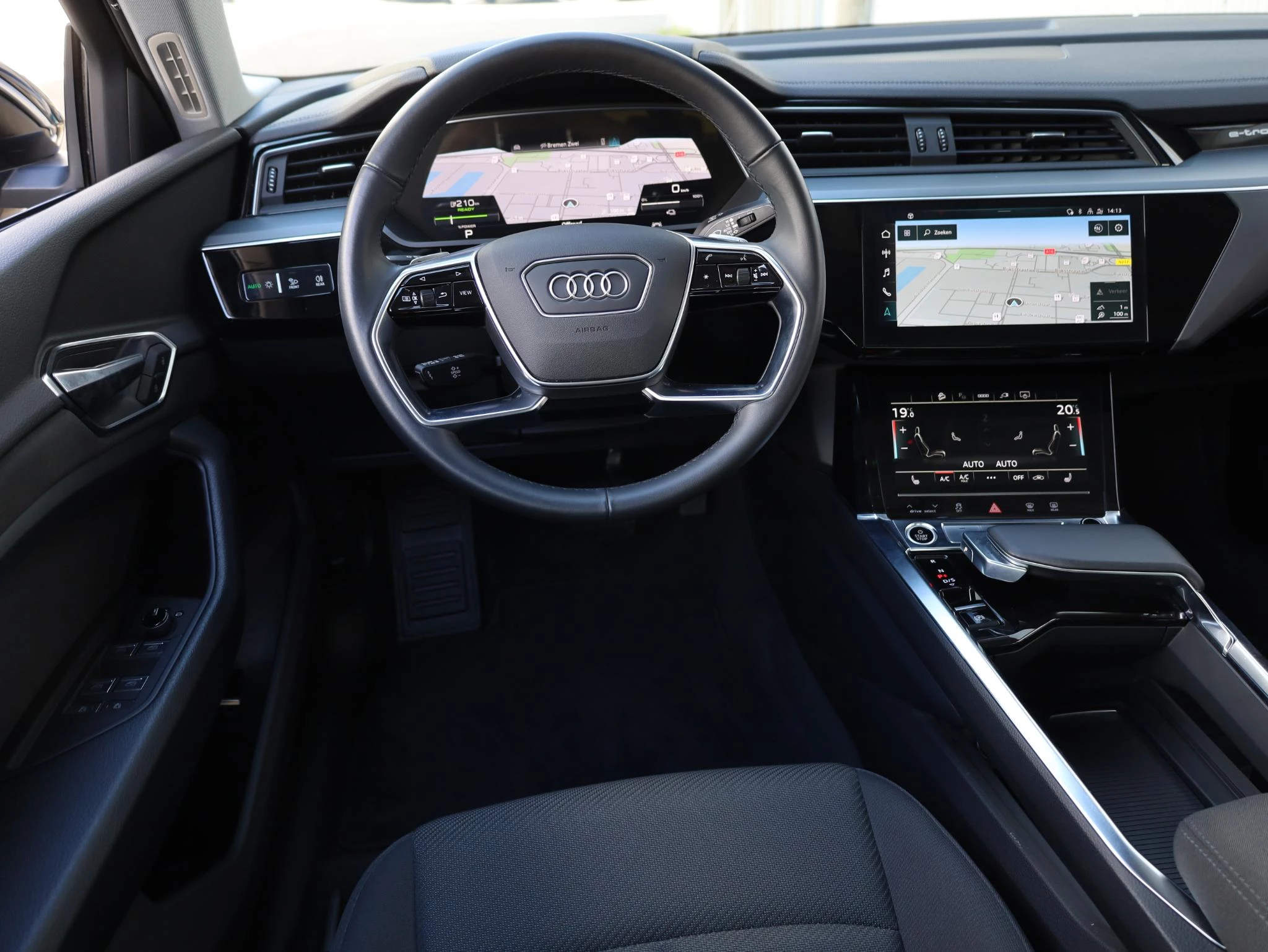 Hoofdafbeelding Audi e-tron