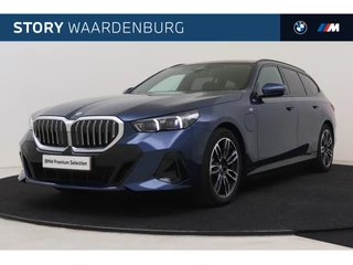 BMW 5 Serie Touring 530e M Sport Automaat / Panoramadak / Trekhaak / Achteruitrijcamera / Adaptieve LED / Parking Assistant / Stoelverwarming / M Sportonderstel