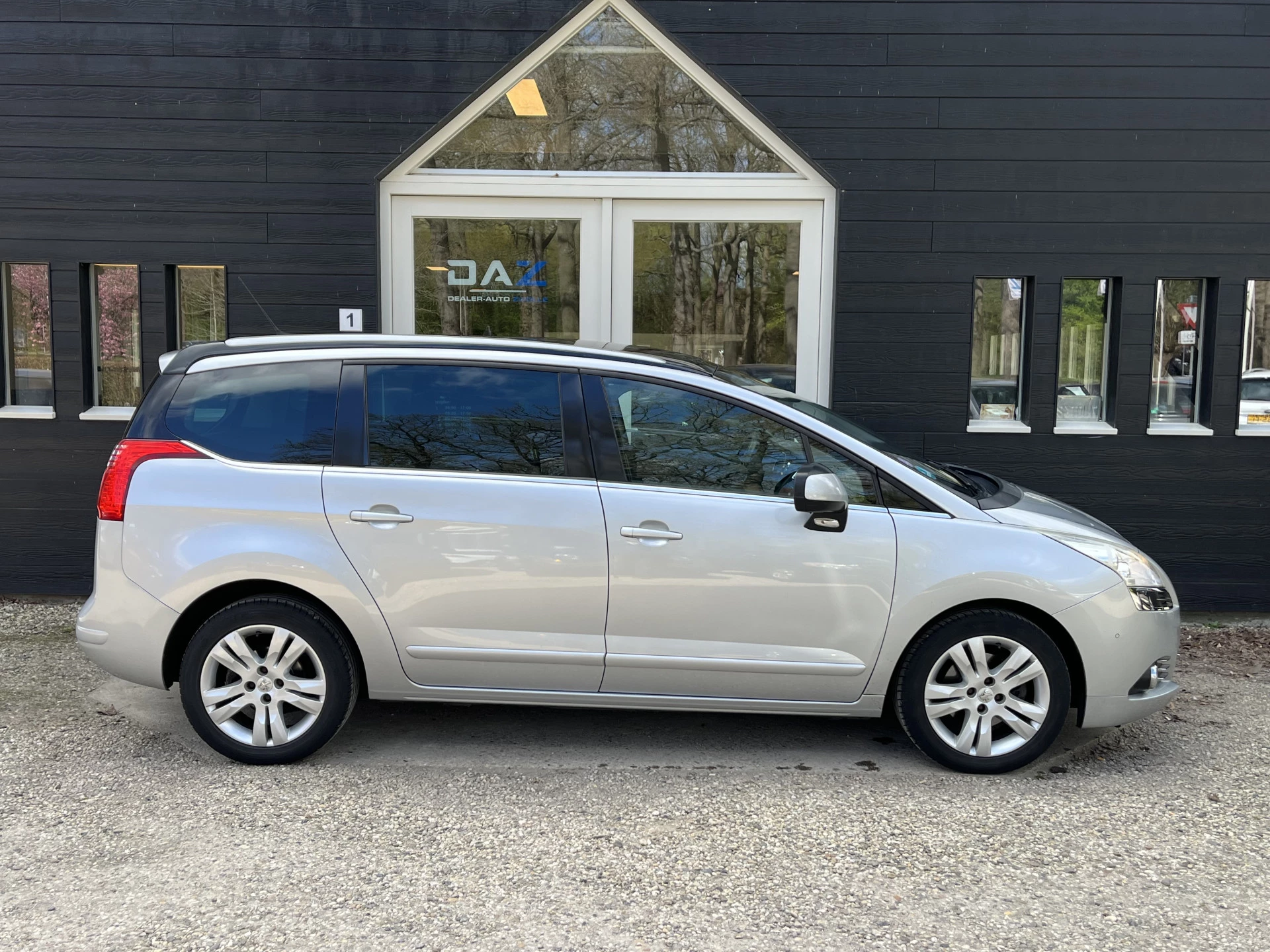 Hoofdafbeelding Peugeot 5008