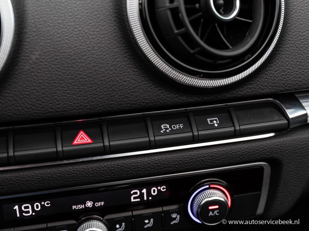 Hoofdafbeelding Audi Cabriolet