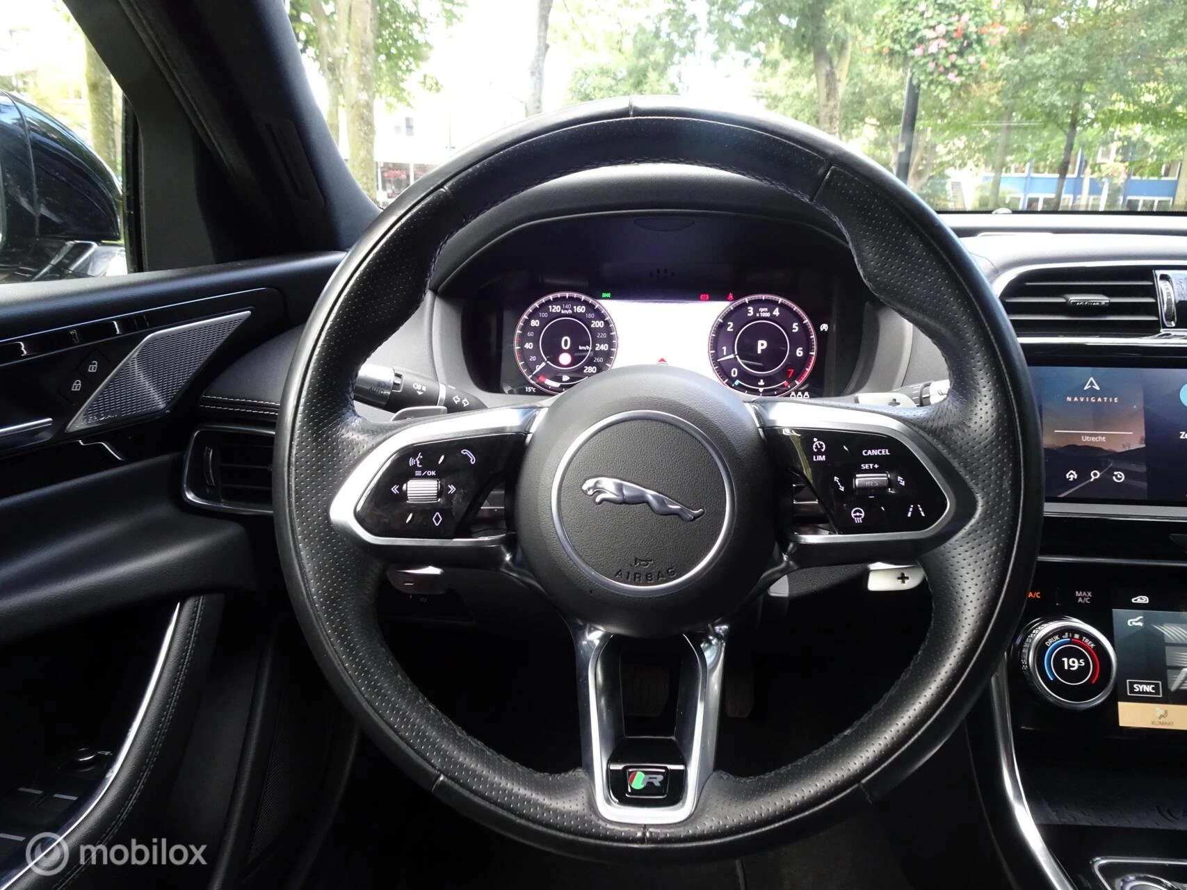 Hoofdafbeelding Jaguar XE