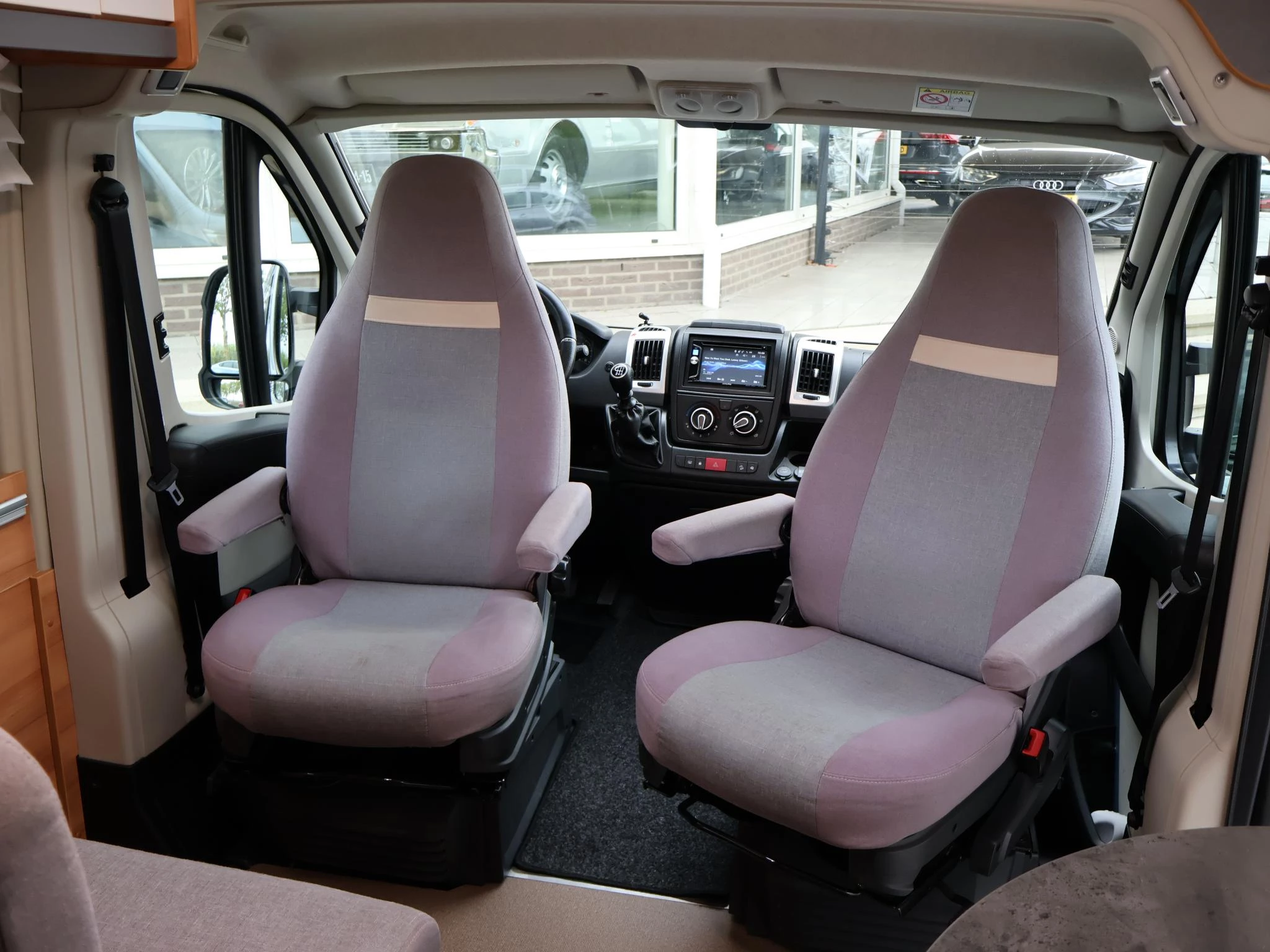 Hoofdafbeelding Pössl Summit 640