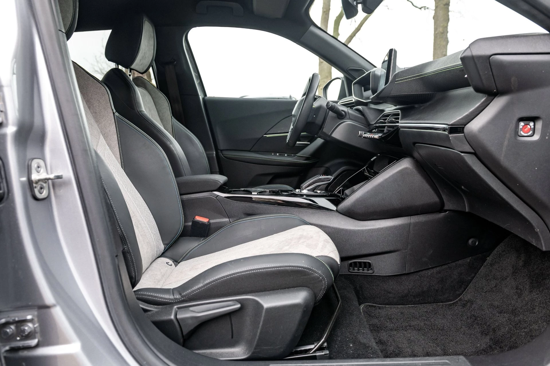 Hoofdafbeelding Peugeot e-2008