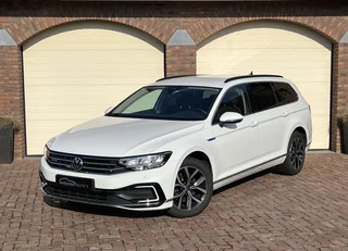 Hoofdafbeelding Volkswagen Passat Volkswagen Passat Variant 1.4 TSI PHEV GTE Business Navi Clima LED 360 Camera PDC