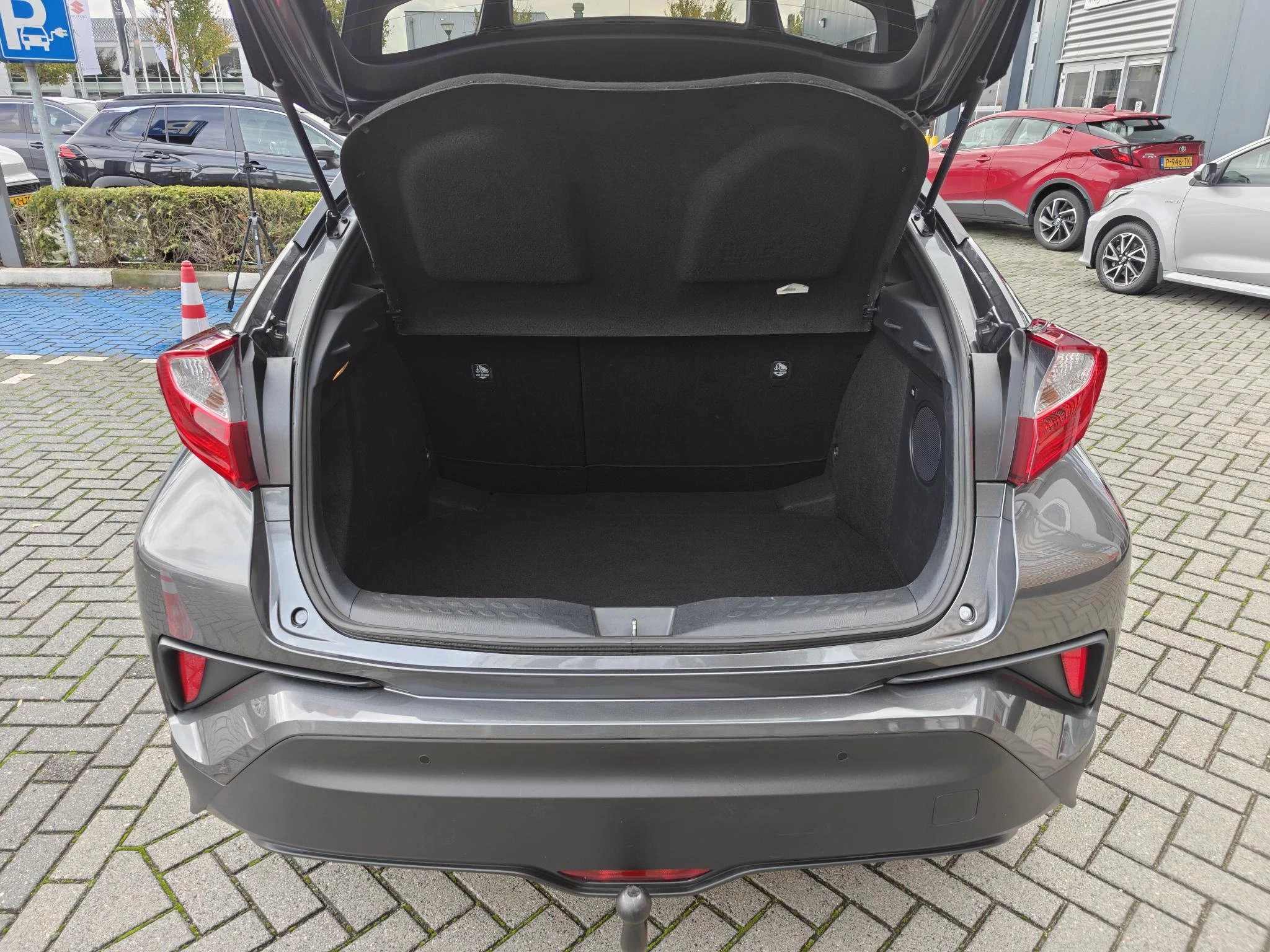 Hoofdafbeelding Toyota C-HR