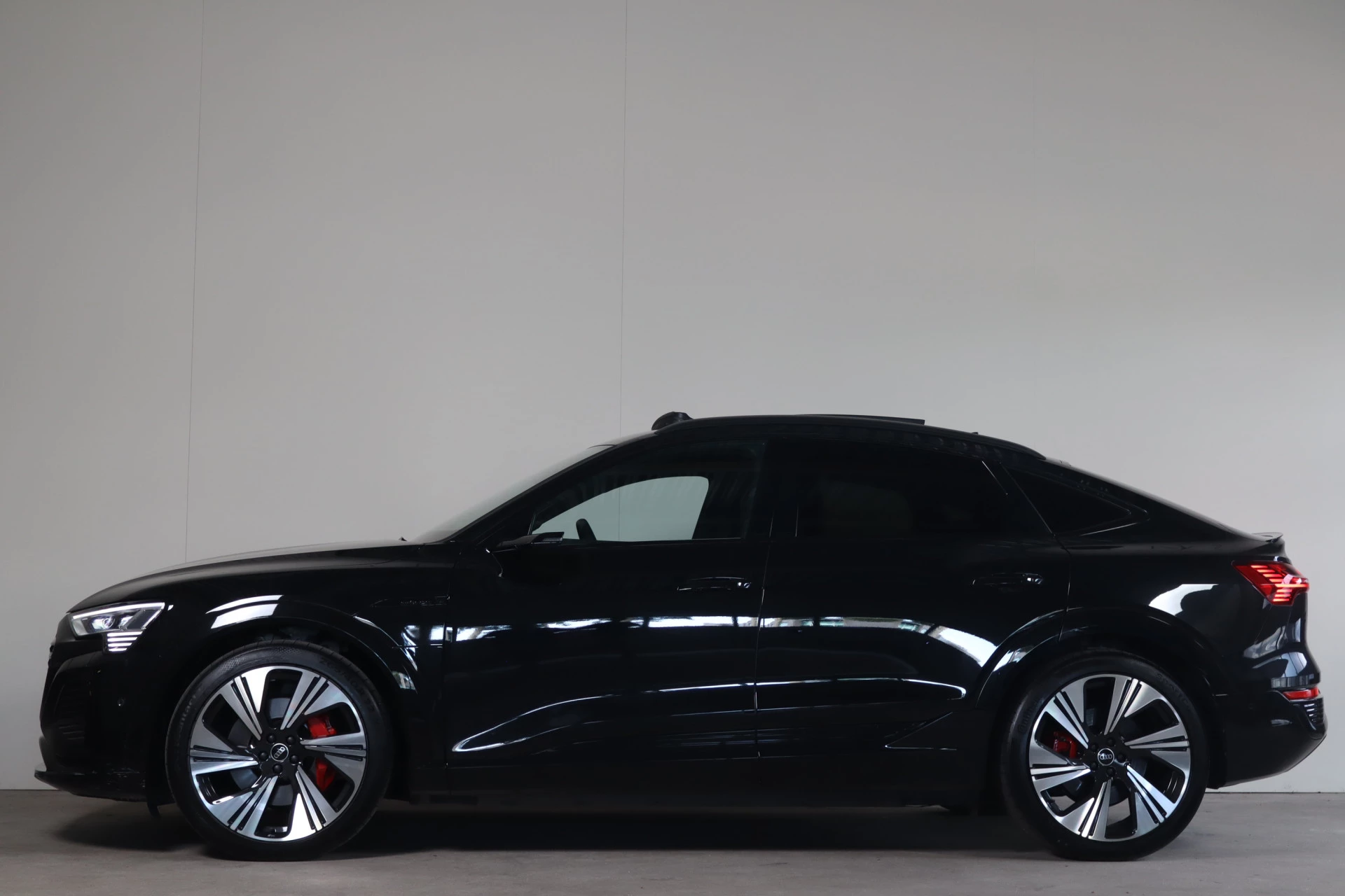 Hoofdafbeelding Audi Q8 Sportback e-tron