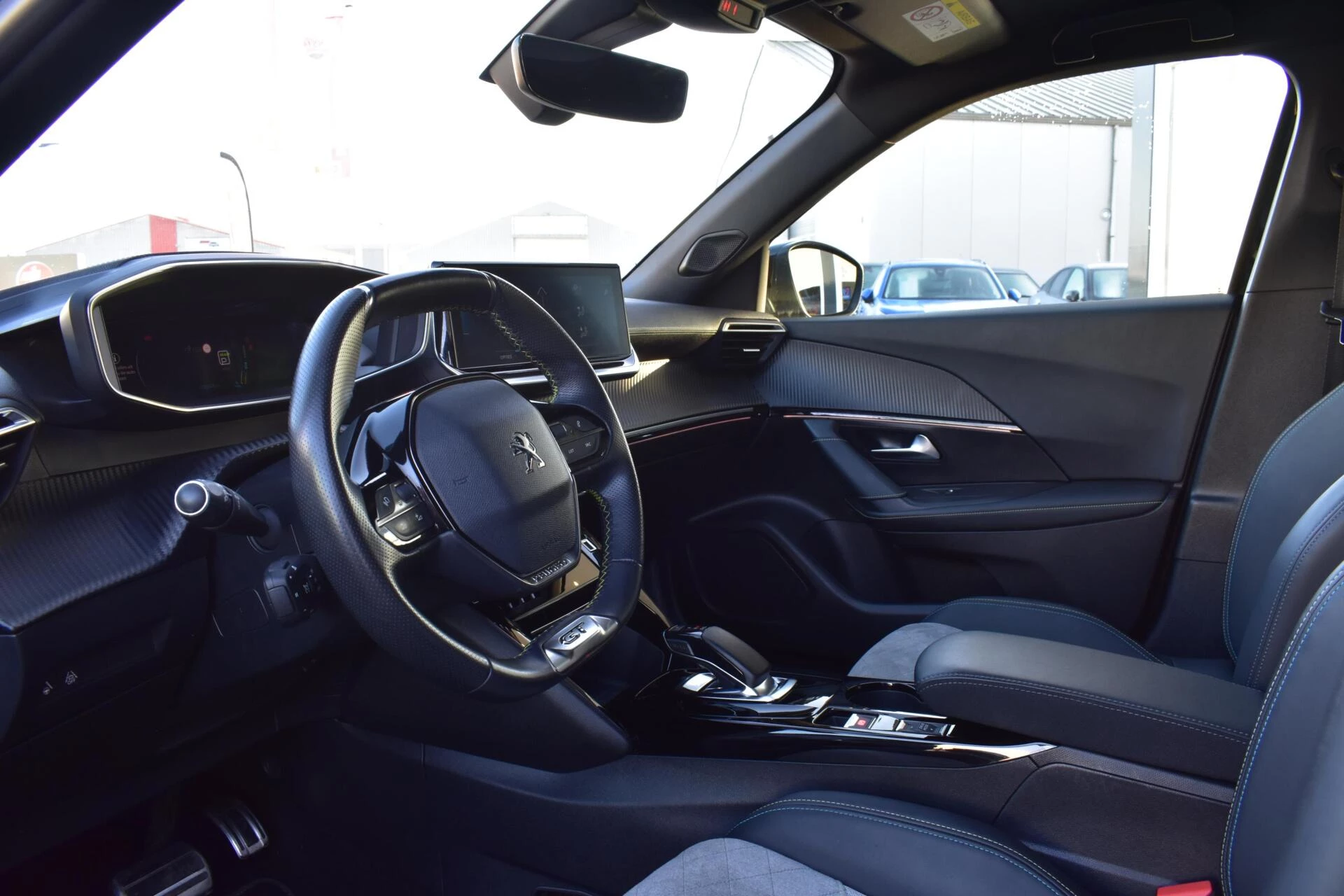 Hoofdafbeelding Peugeot e-2008