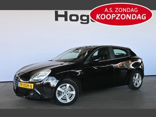 Hoofdafbeelding Alfa Romeo Giulietta Alfa Romeo Giulietta 1.4 T Distinctive Clima Navigatie LED Goed Onderhouden! Inruil Mogelijk!