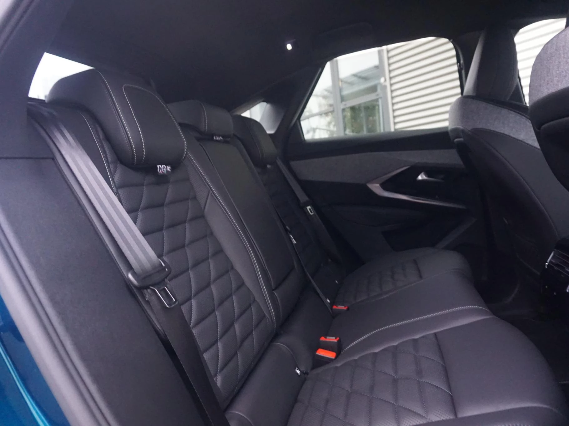 Hoofdafbeelding Peugeot e-3008