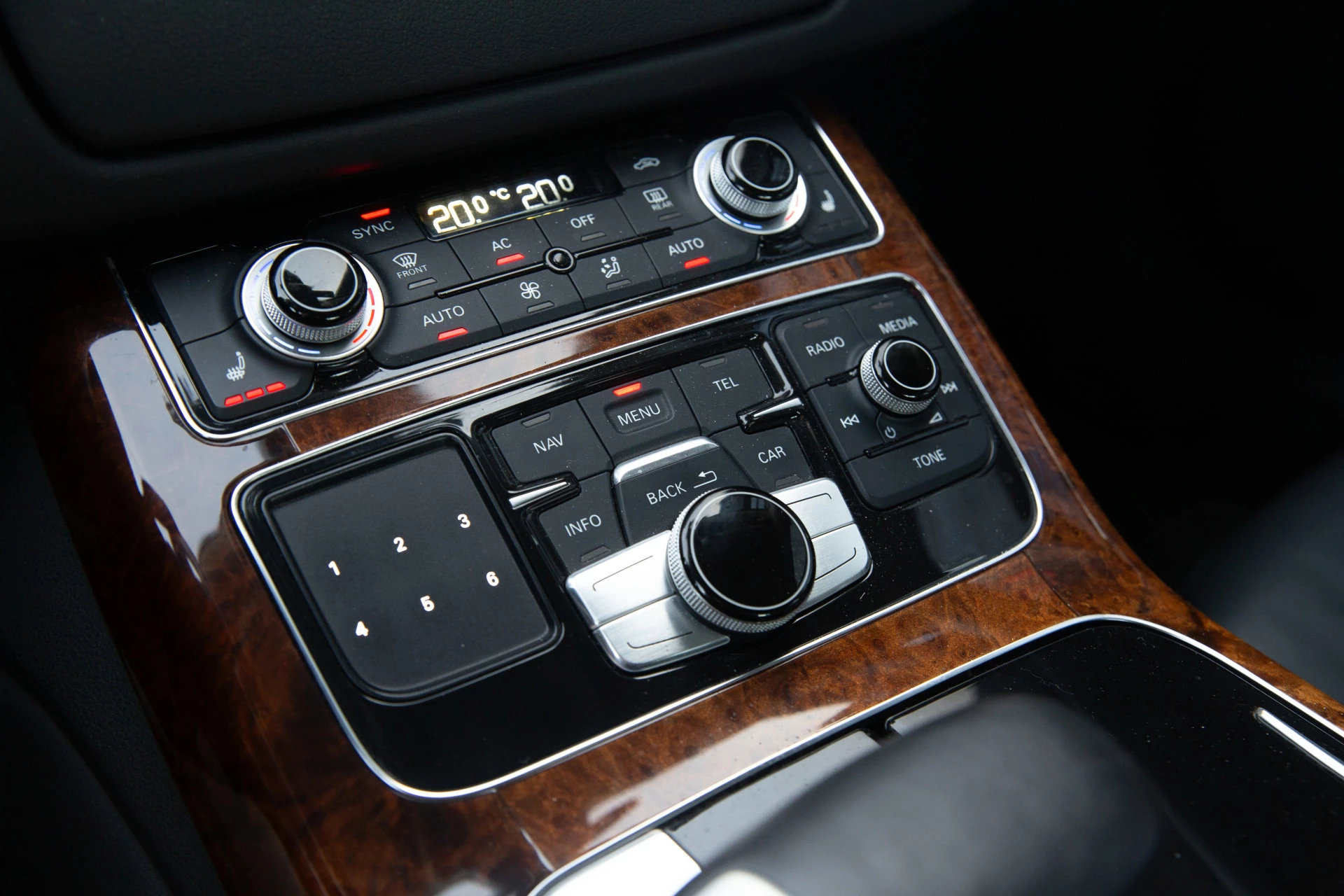 Hoofdafbeelding Audi A8