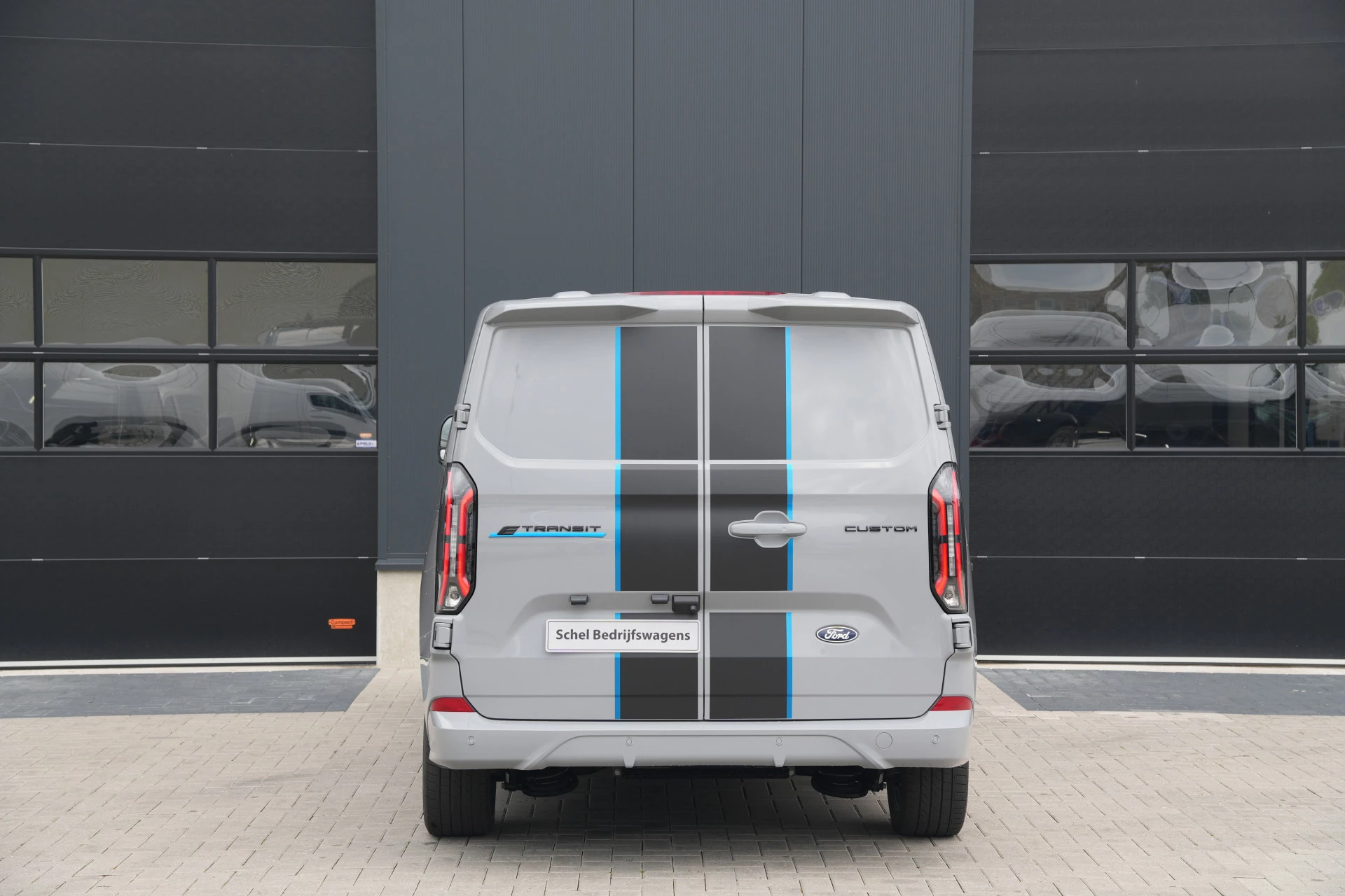 Hoofdafbeelding Ford E-Transit Custom