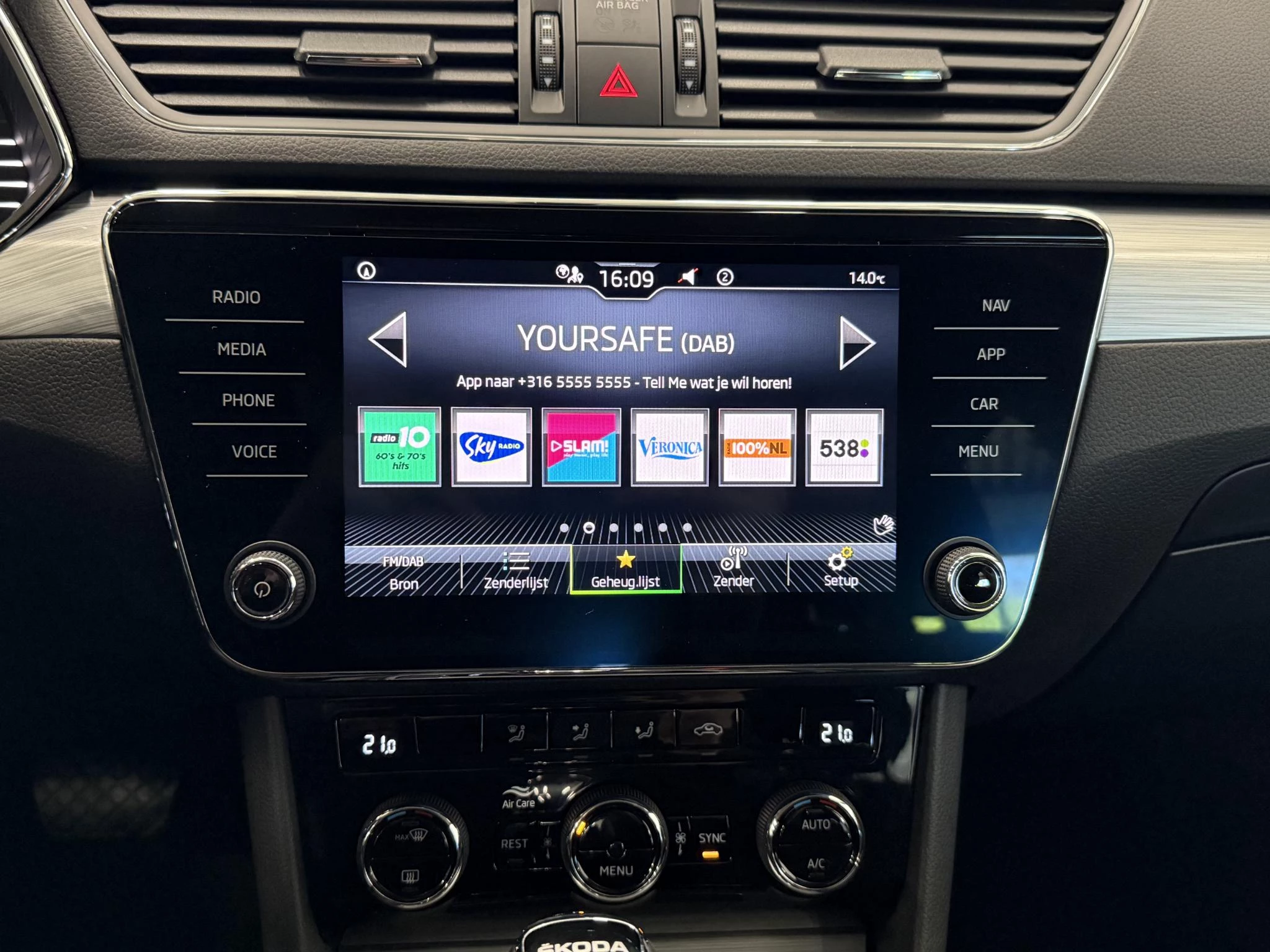 Hoofdafbeelding Škoda Superb