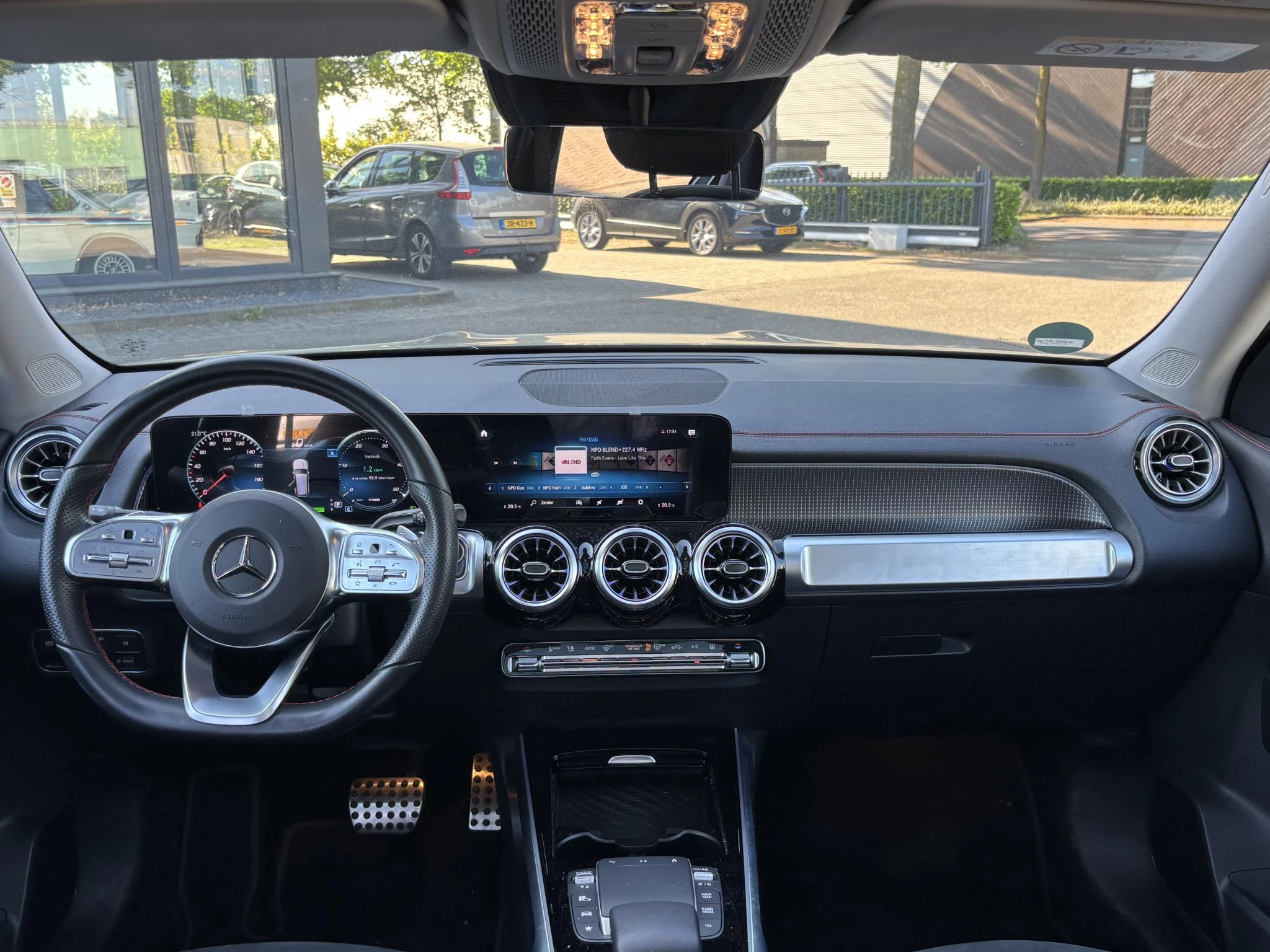 Hoofdafbeelding Mercedes-Benz EQB