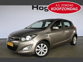 Hyundai i20 1.2i i-Deal Airco Cruise control Navigatie Licht metaal Inruil mogelijk