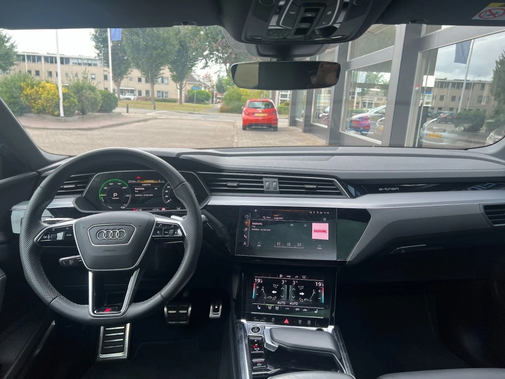 Hoofdafbeelding Audi Q8 e-tron