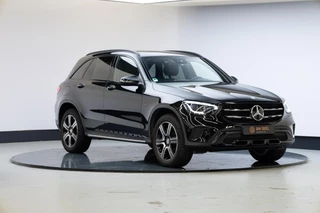 Hoofdafbeelding Mercedes-Benz GLC Mercedes-Benz GLC-klasse 300e 4MATIC Advantage | Panoramadak | Night pakket | 19 Inch | Trekhaak |