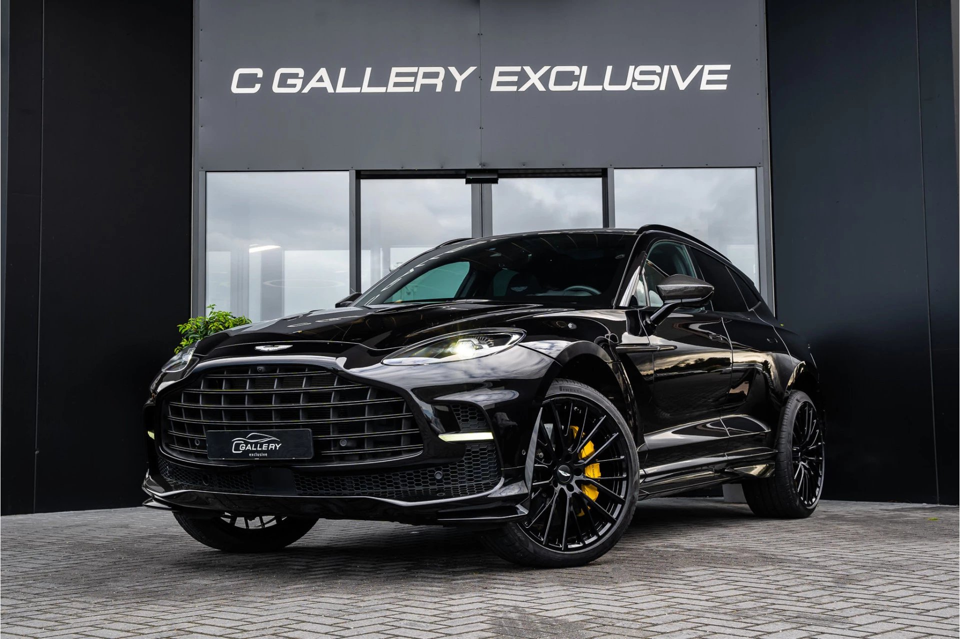 Hoofdafbeelding Aston Martin DBX