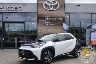 Hoofdafbeelding Toyota Aygo Toyota Aygo X HYBRID 115 GR-SPORT DIRECT LEVERBAAR! JBL-AUDIO STOELVERW P-SENSOREN KEYLESS APPLE/ANDROID 18"LMV