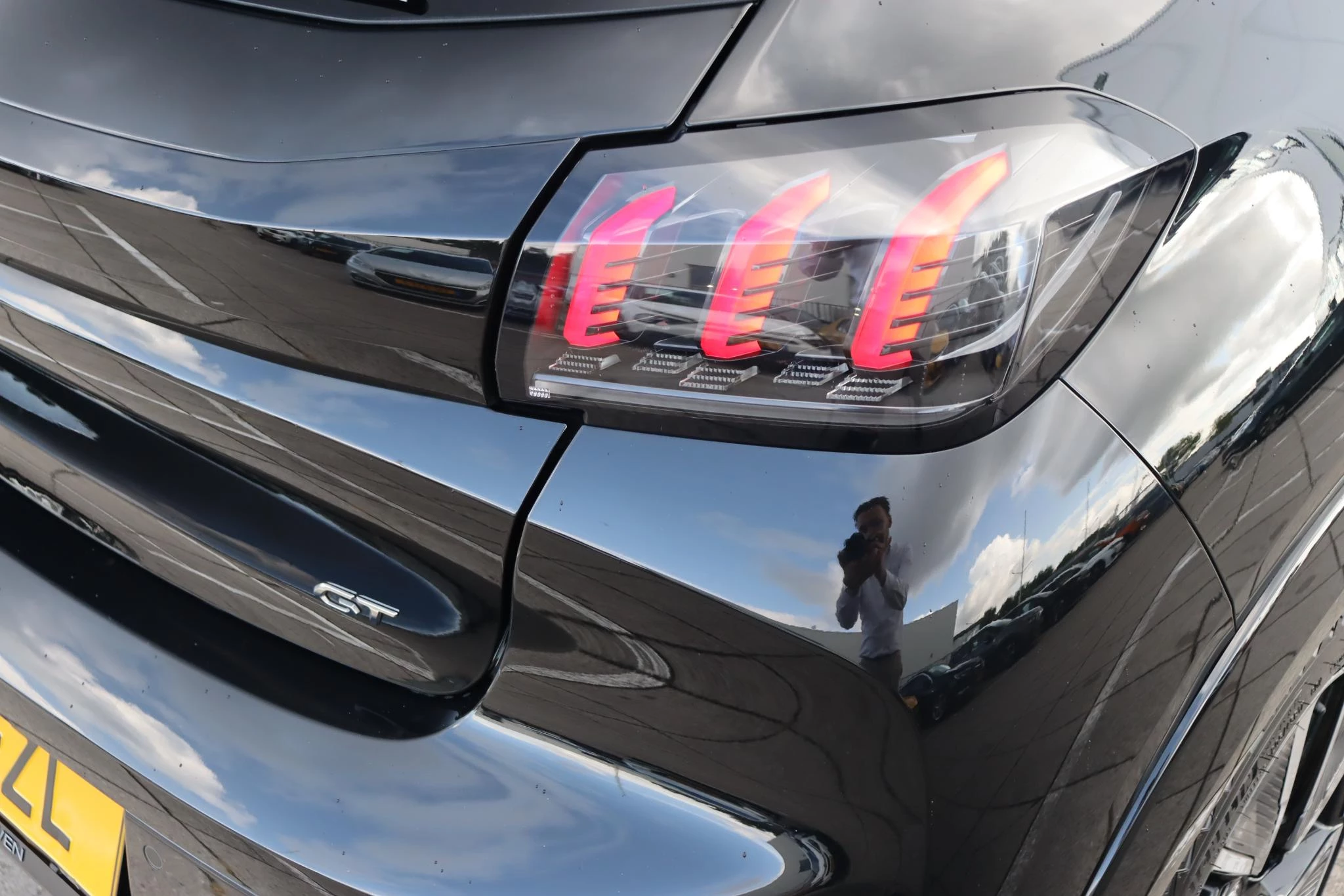 Hoofdafbeelding Peugeot e-208