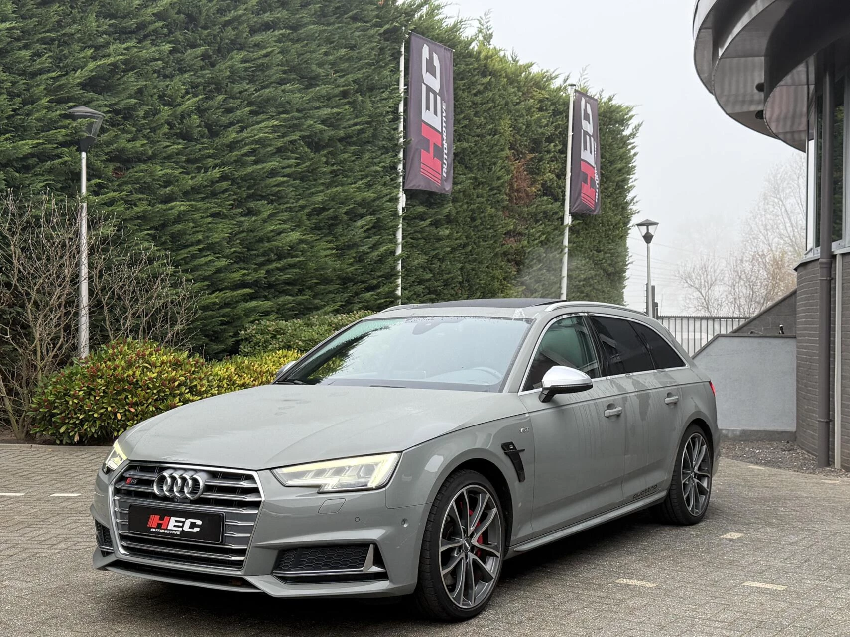 Hoofdafbeelding Audi S4