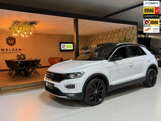 Volkswagen T-ROC 1.5 TSI Sport Business R|Automaat|ACC|Pano|19" Zwarte Velgen|Trekhaak 1.500kg|Blindspot|Keyless|Rijklaar
