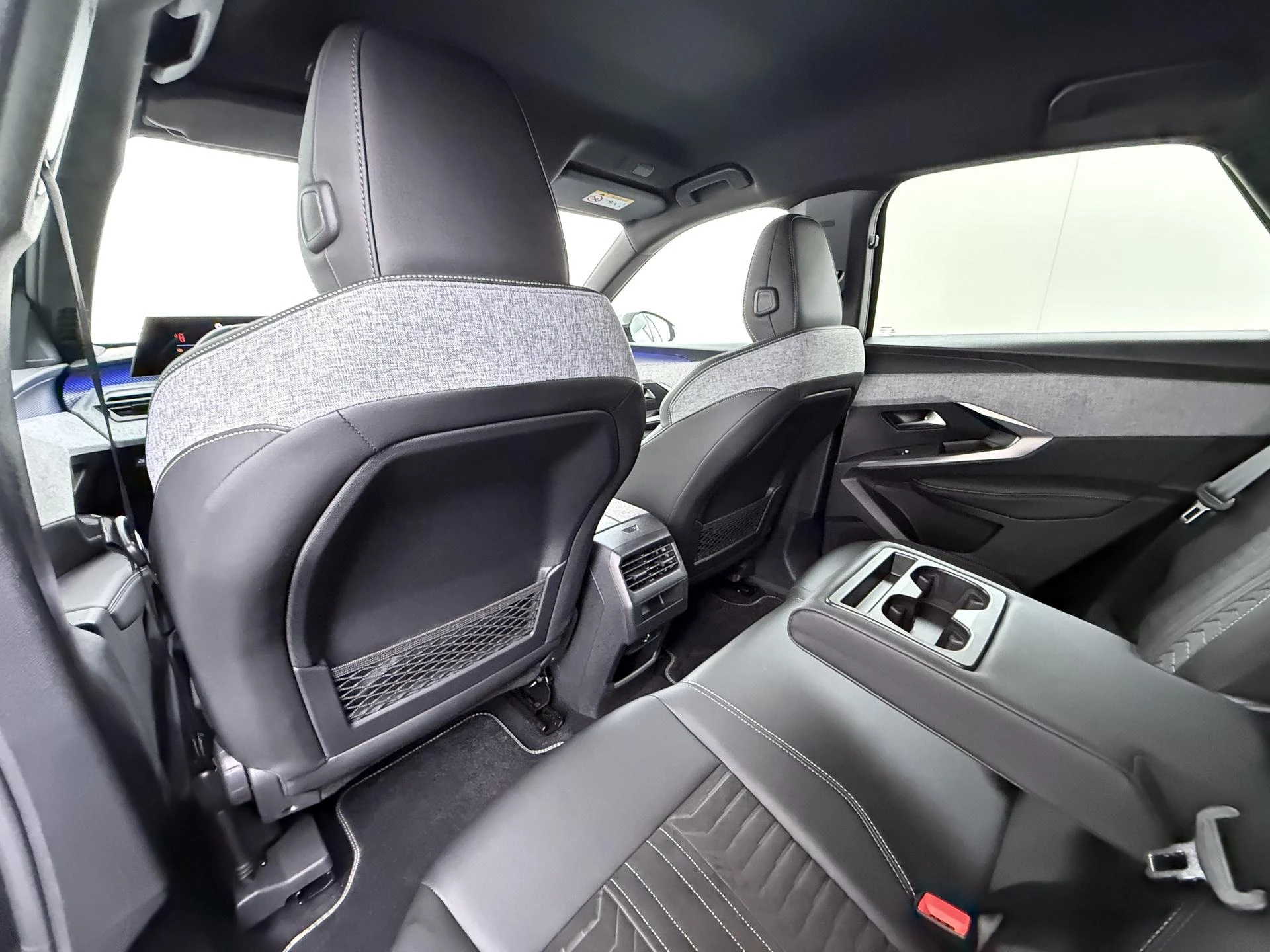 Hoofdafbeelding Peugeot e-3008