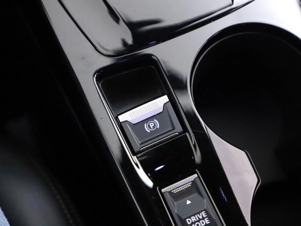 Hoofdafbeelding Peugeot e-2008