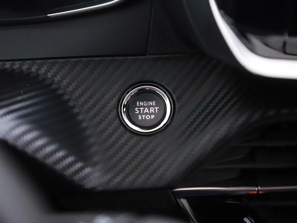 Hoofdafbeelding Peugeot e-2008