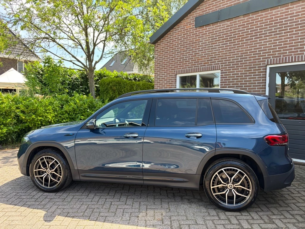 Hoofdafbeelding Mercedes-Benz EQB