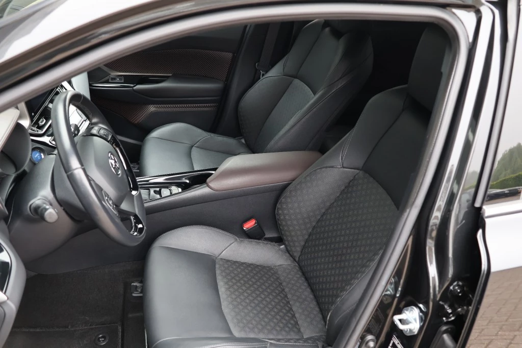 Hoofdafbeelding Toyota C-HR