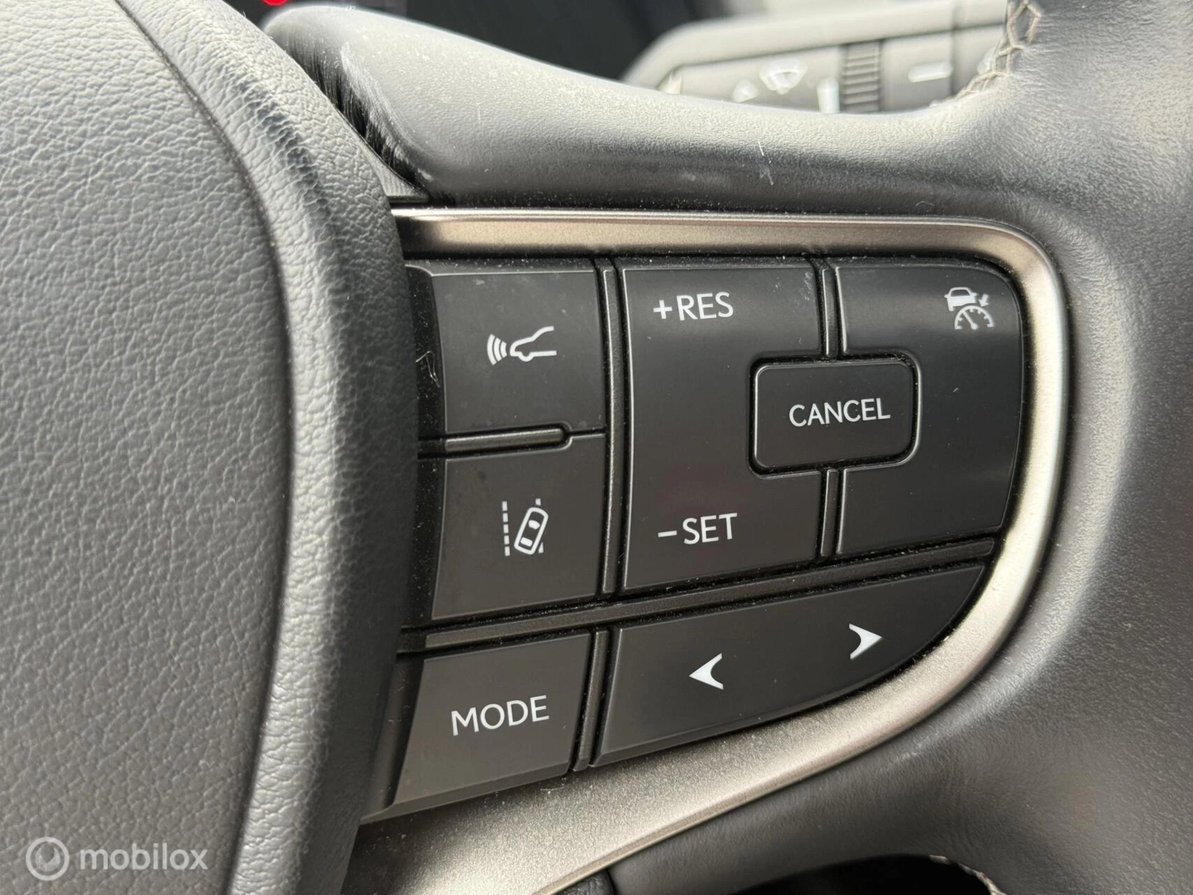 Hoofdafbeelding Lexus UX