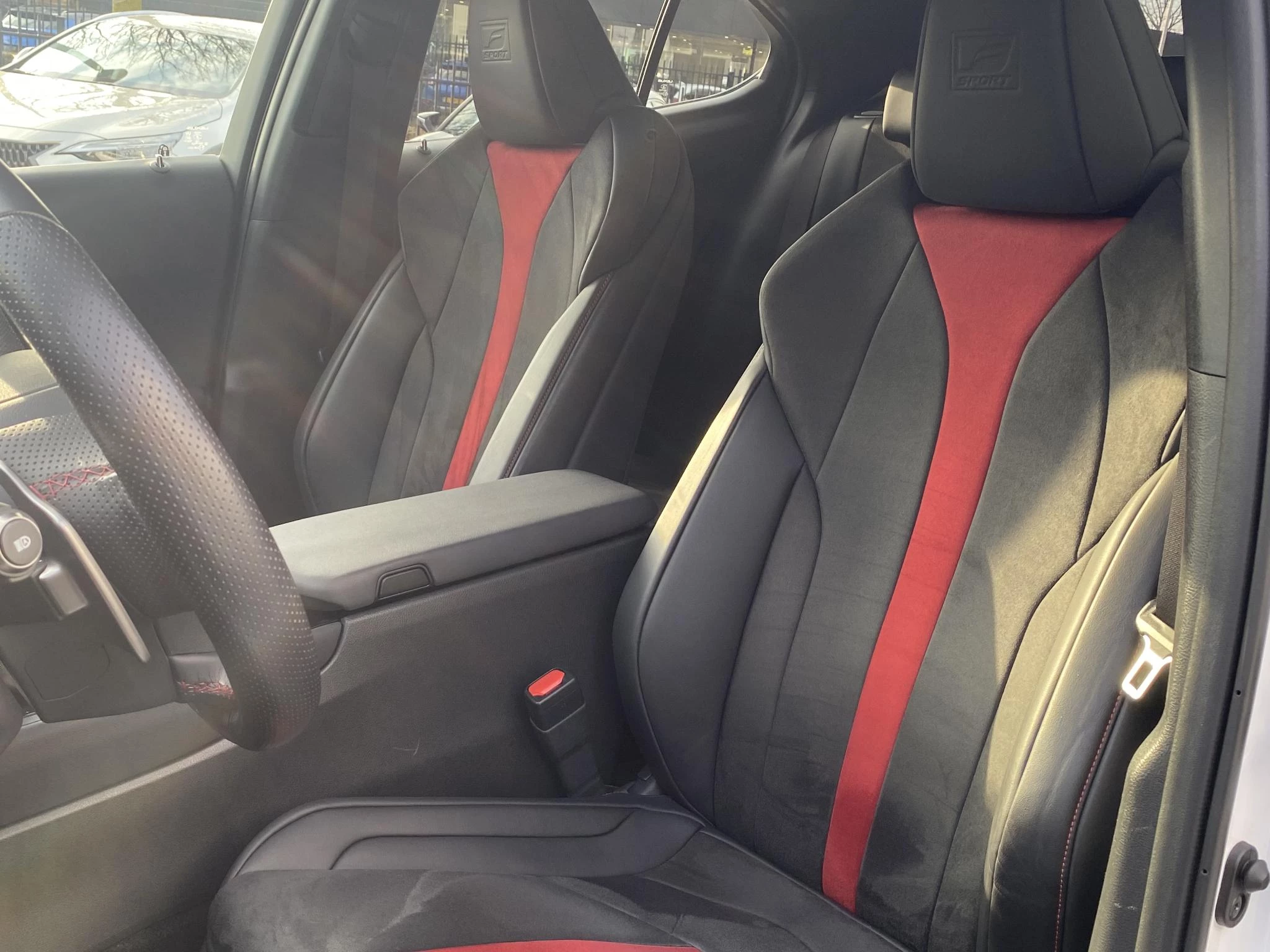 Hoofdafbeelding Lexus UX