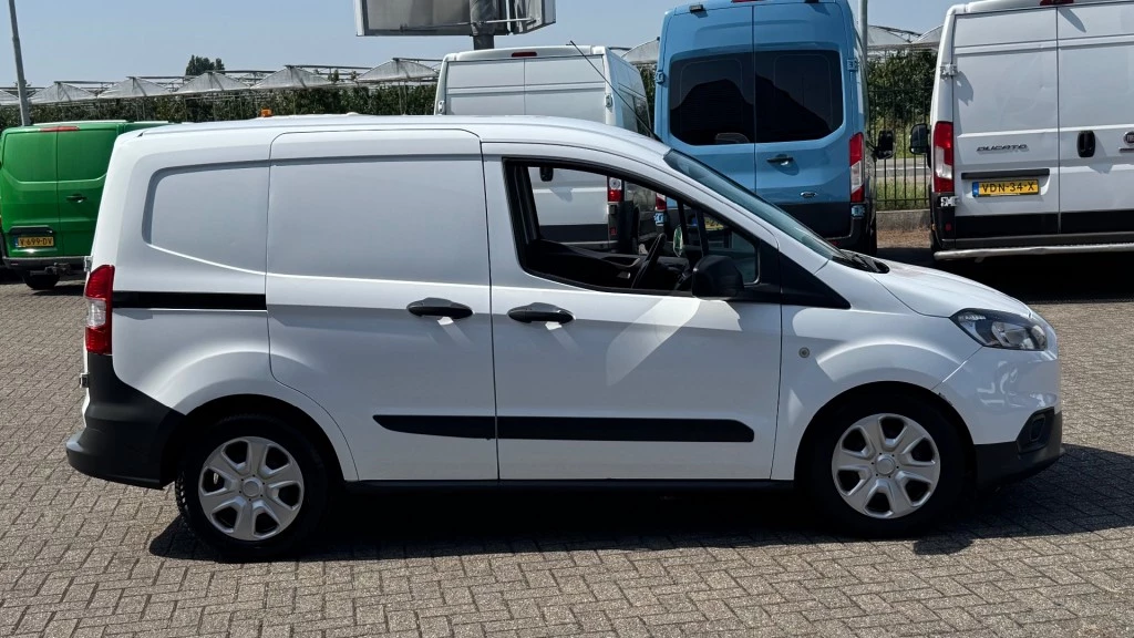 Hoofdafbeelding Ford Transit Courier