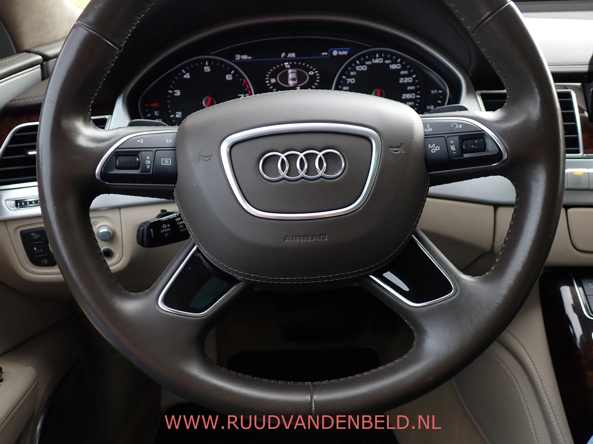 Hoofdafbeelding Audi A8