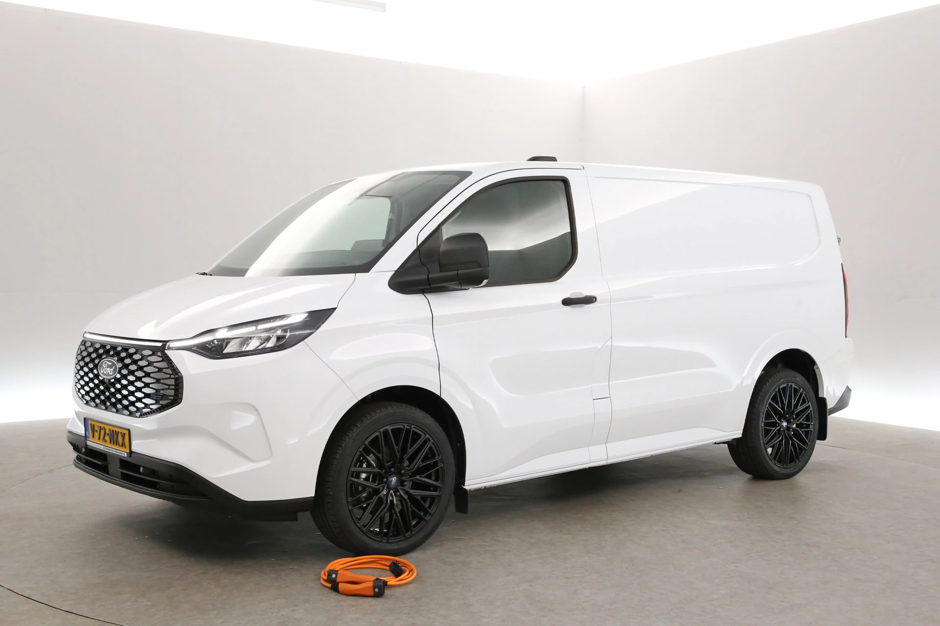 Hoofdafbeelding Ford E-Transit Custom
