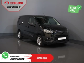 Toyota ProAce CITY 1.2 Turbo 130 pk Aut. L2 Benzine BPM VRIJ! 3Pers./ Carplay/ Camera/ LMV/ PDC/ Airco/ Cruise