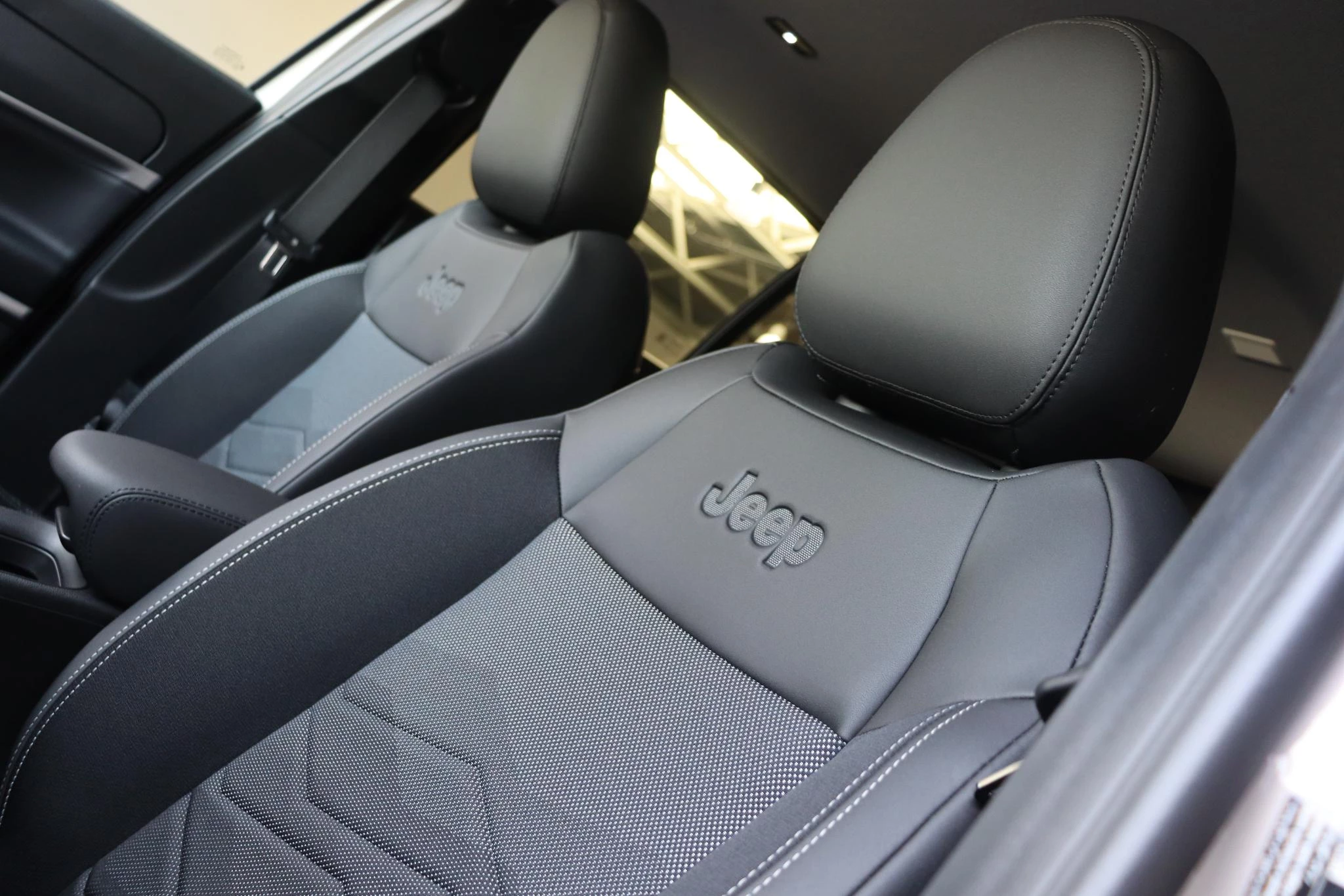 Hoofdafbeelding Jeep Avenger