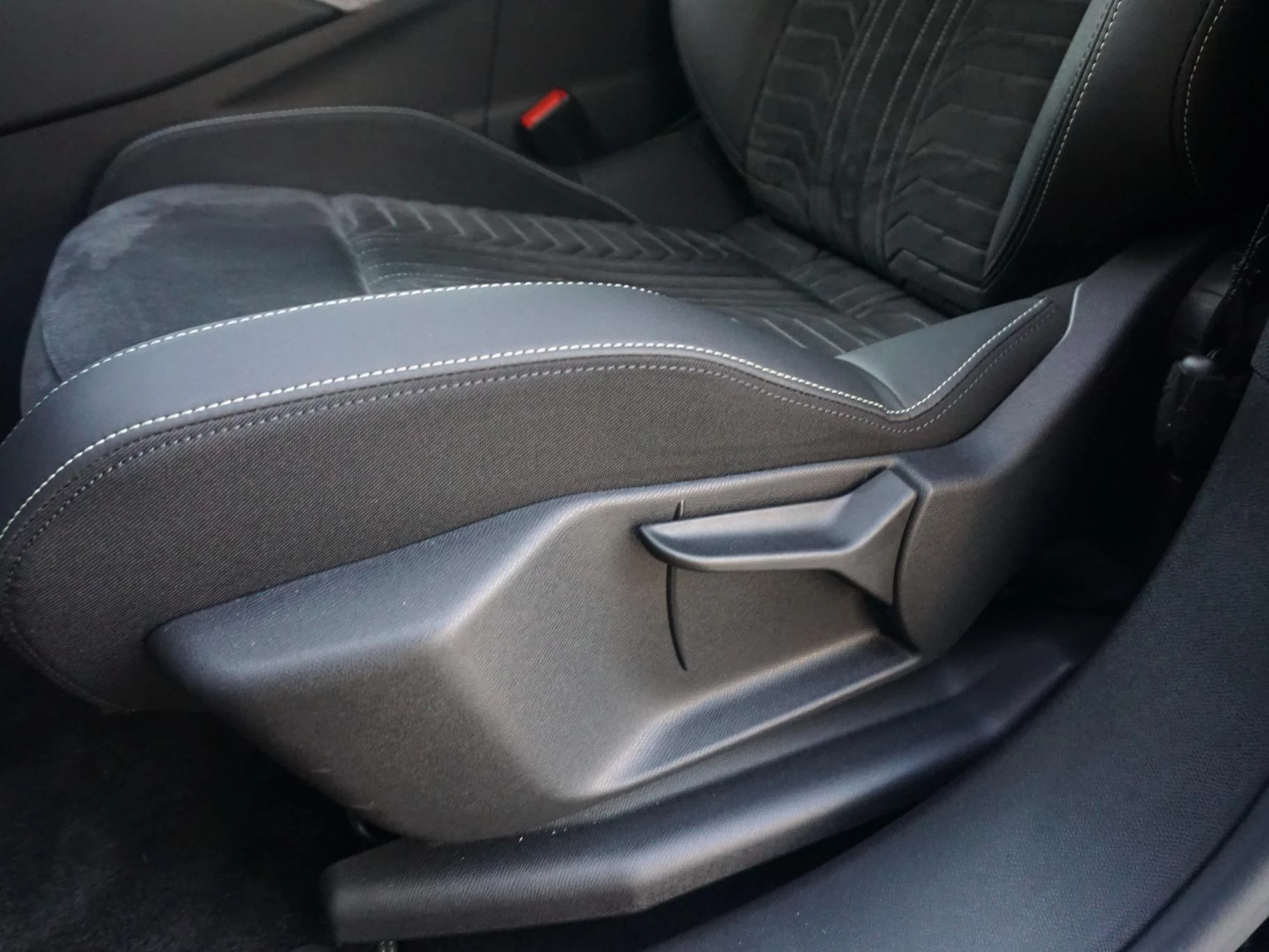 Hoofdafbeelding Peugeot e-3008