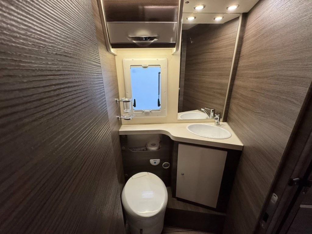 Hoofdafbeelding McLouis Carat 473