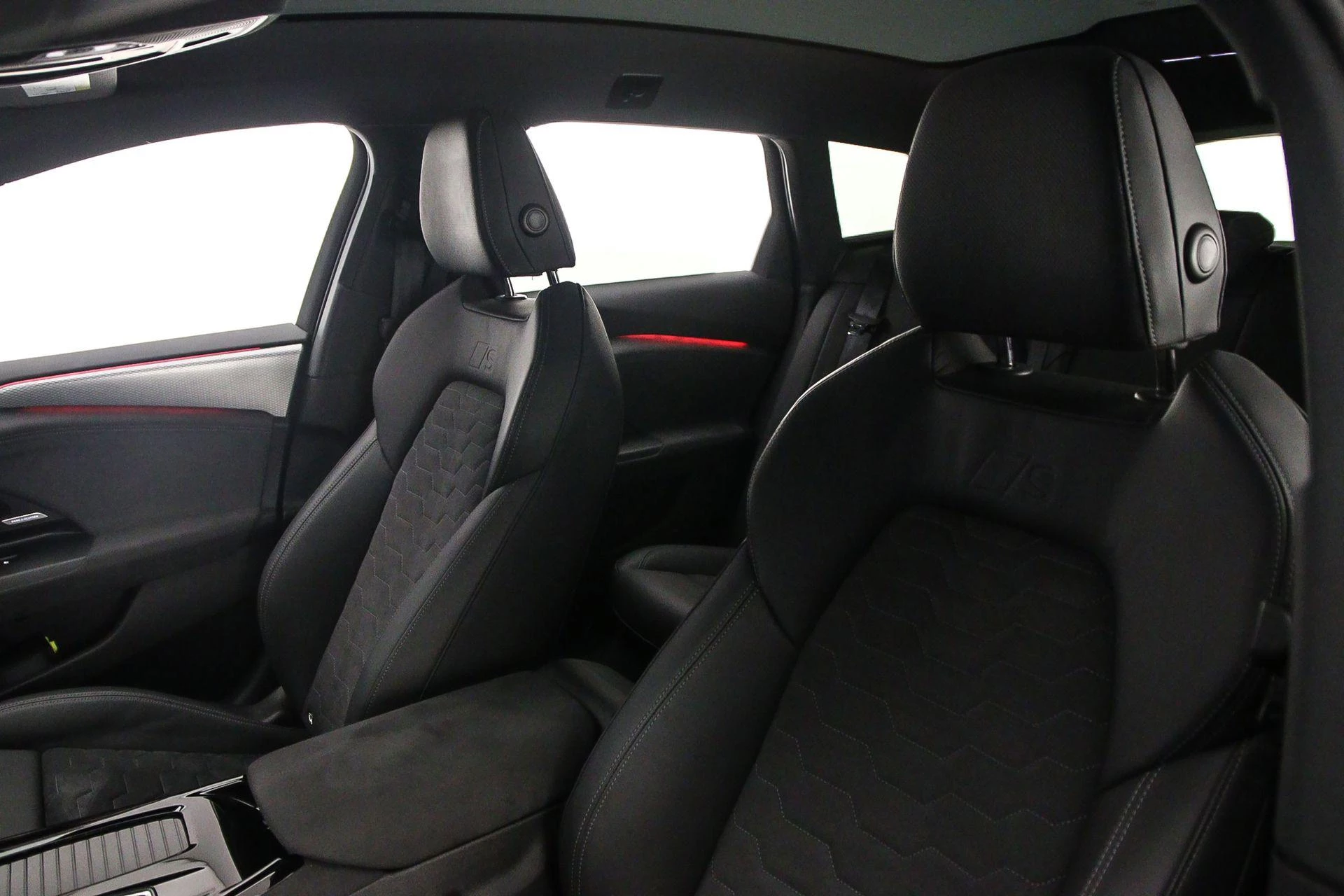 Hoofdafbeelding Audi A6 Avant e-tron