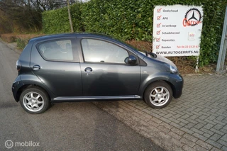 Toyota Aygo 1.0-12V Dynamic Navigator met airco