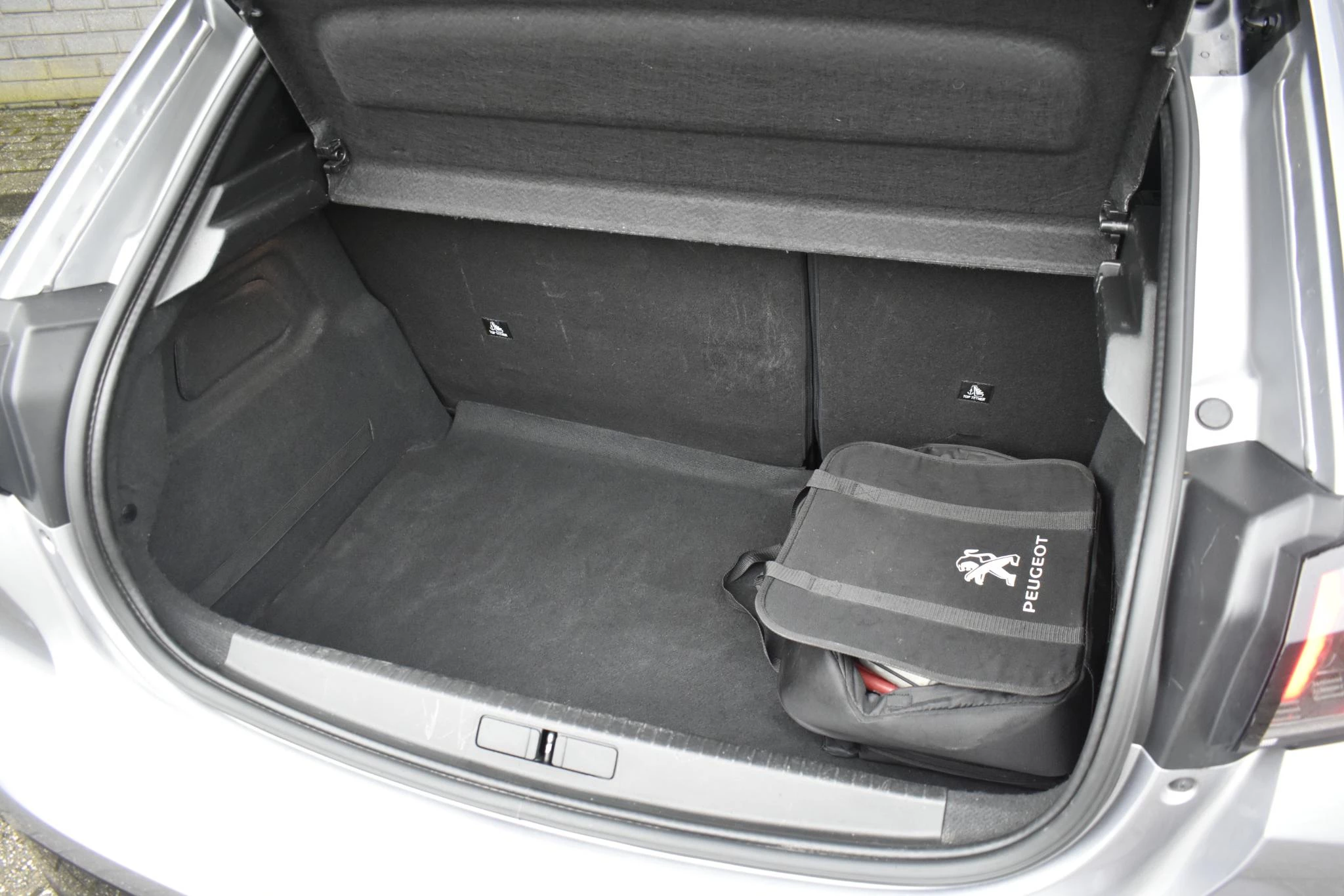 Hoofdafbeelding Peugeot e-208